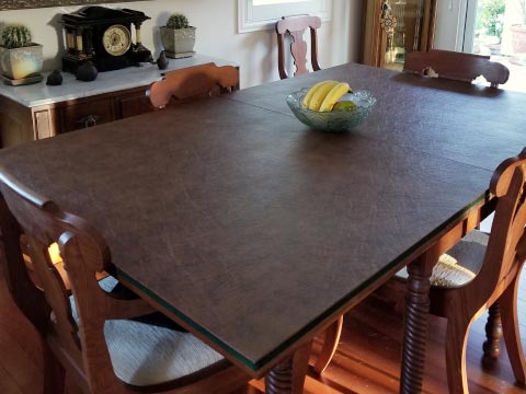 Rectangular dining table pad