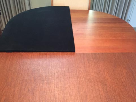 Oval folding table protector pad