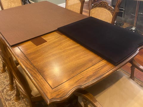Custom scalloped folding table pad
