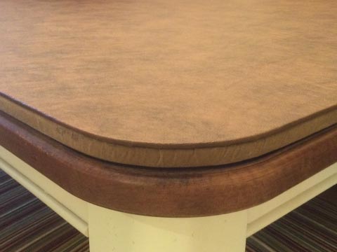 Table pad rounded corner